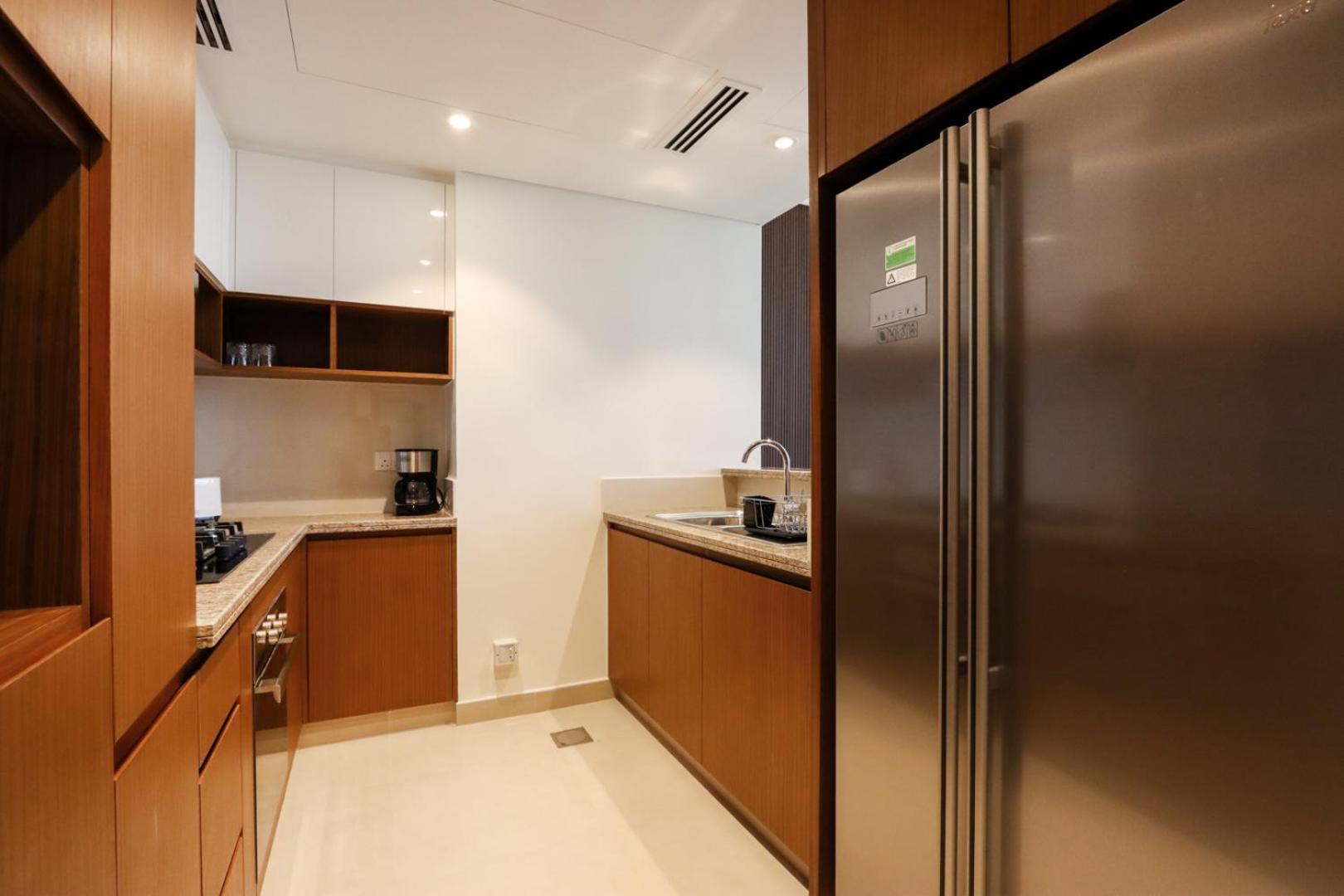Livbnb Creekfront 2br With Skyline Views Steps To Creek Marina Dubai