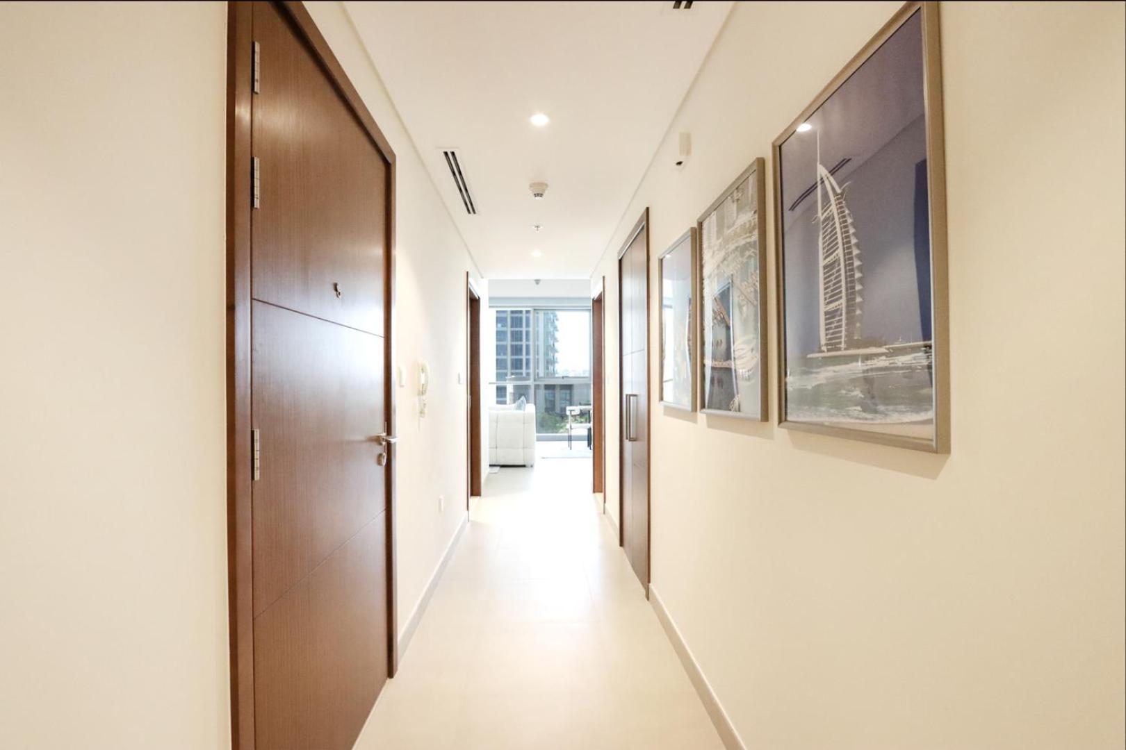 Apartment Livbnb Creekfront 2br With Skyline Views Steps To Creek Marina