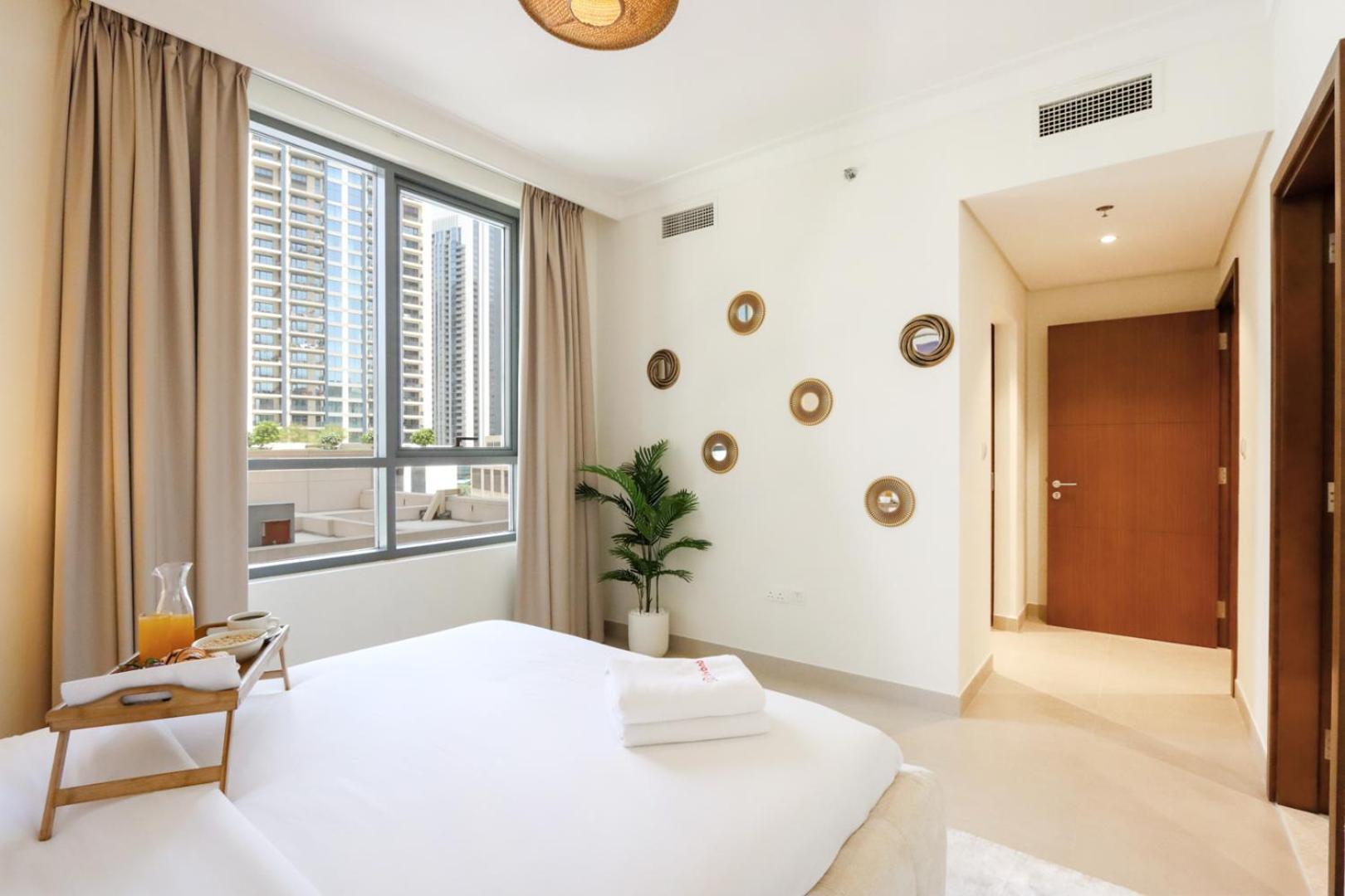 Livbnb Creekfront 2br With Skyline Views Steps To Creek Marina * Dubai