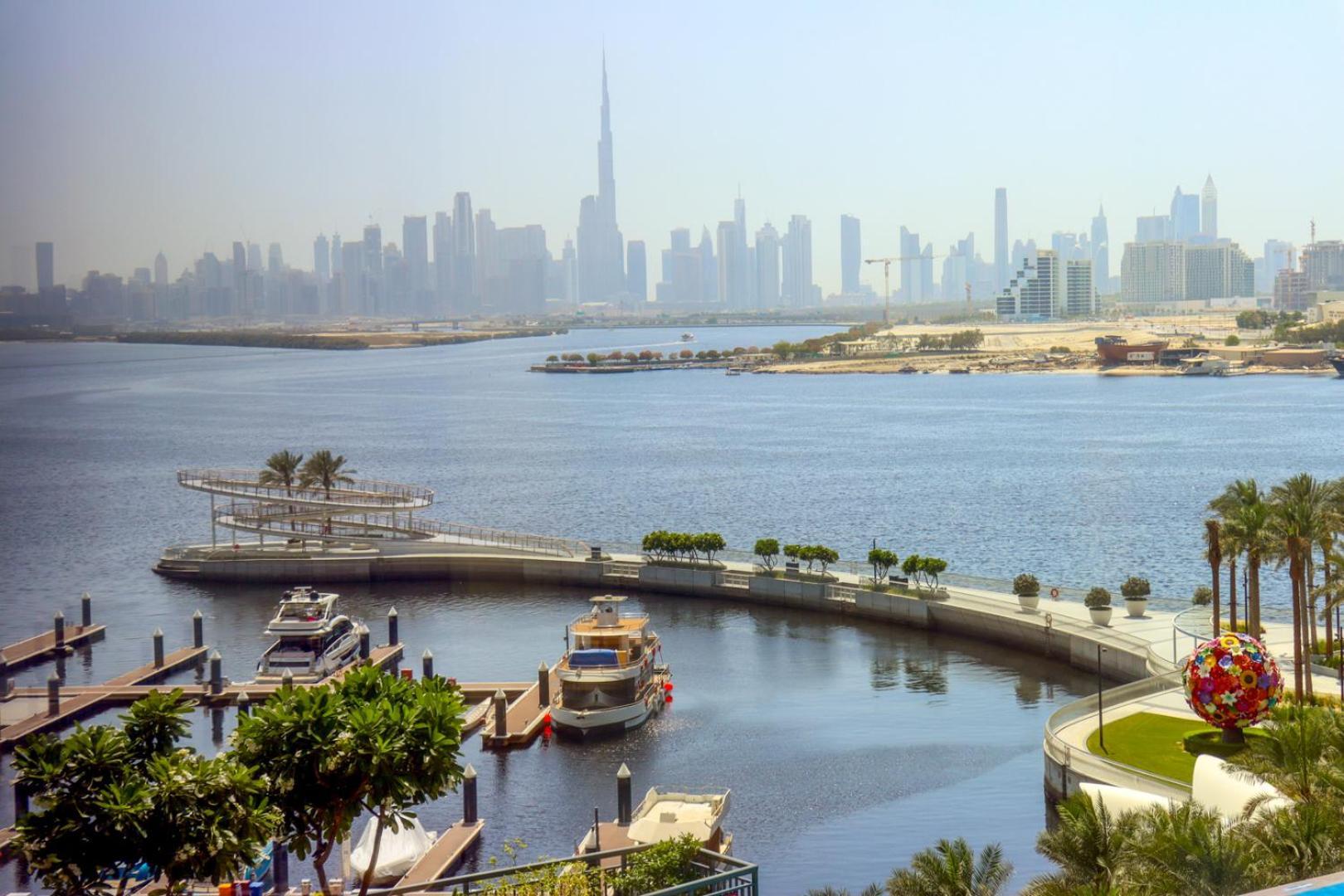 Livbnb Creekfront 2br With Skyline Views Steps To Creek Marina * Dubai